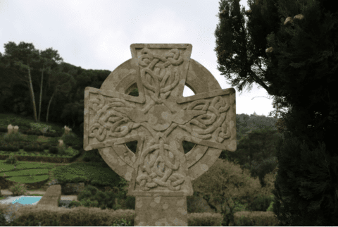Artes visionarias y espiritualidad esotérica en la Quinta de São Bento: las Seasons de Lady Carrick en Sintra