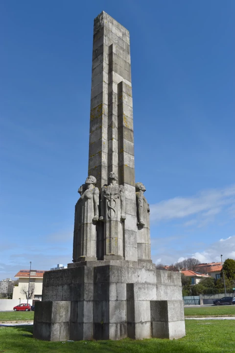 Monumento ao esforço colonizador